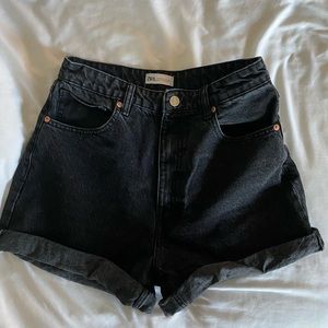 Zara black jean high-waisted shorts size 8